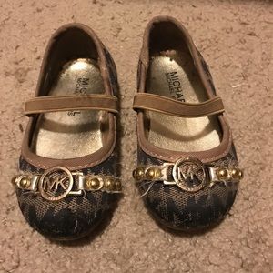 MICHAEL  KORS BABY TODDLER SHOES SZ 5